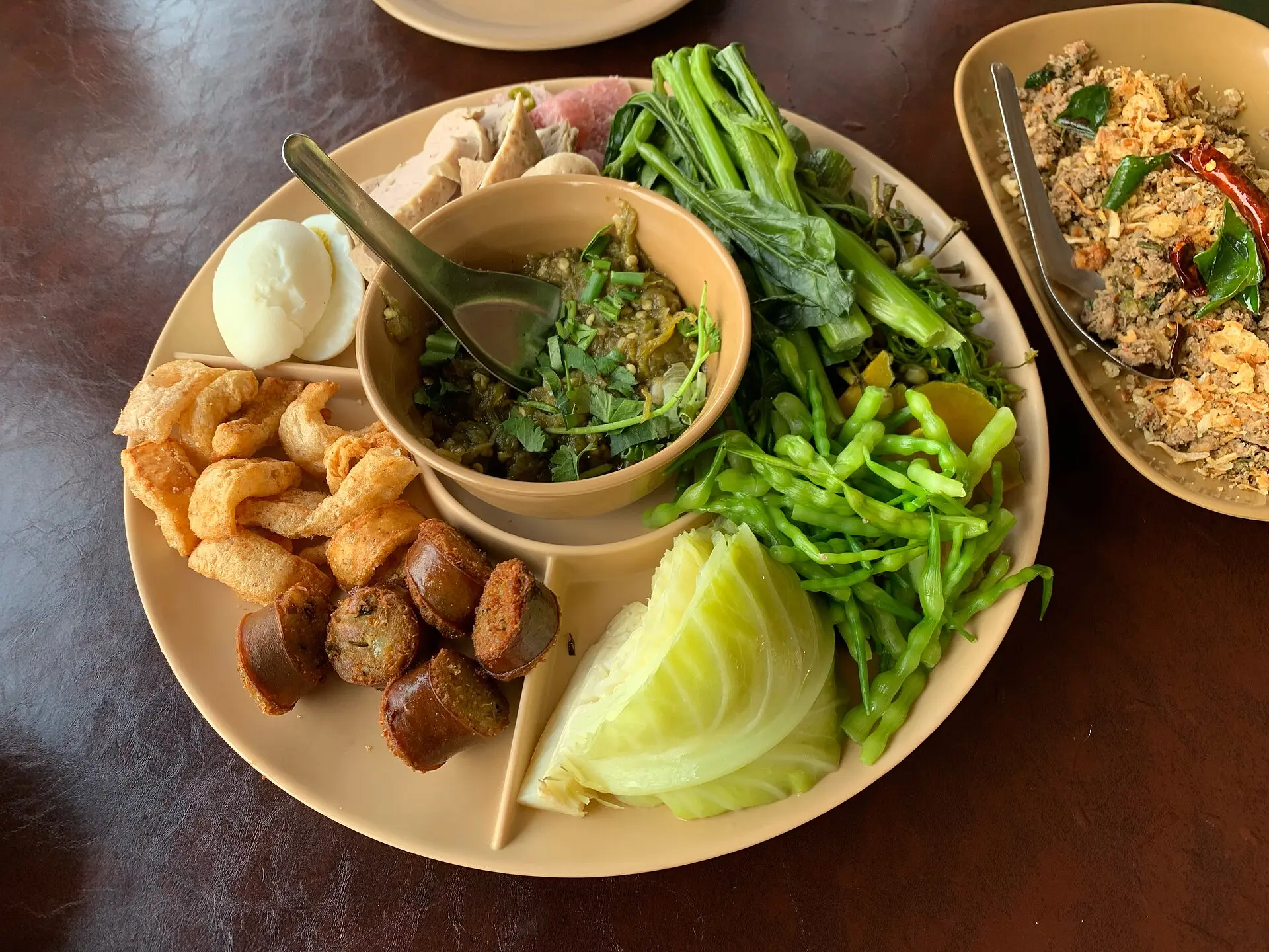 ร้านอาหารริมกว๊าน
